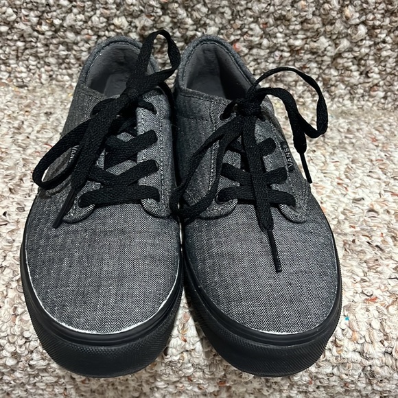 Boy’s Vans Shoes Size 6.5 - Picture 2 of 5